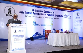 Le Dr Sujit Chowdhary s'exprime au Congrès APAPU